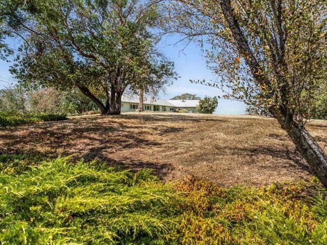 Photo - 2275 Pioneer Rd