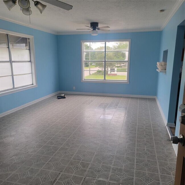 Photo - 1414 East Ave Unit 1