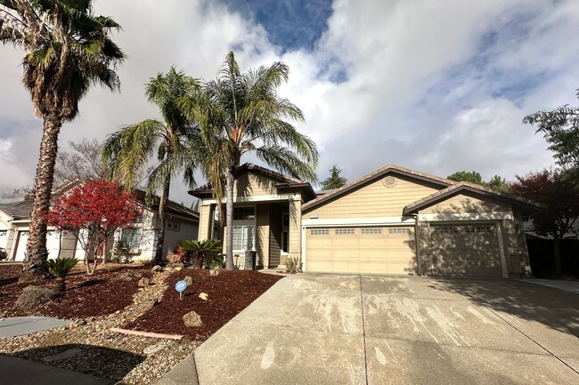 Gorgeous 4 Bed, 2 Bath in Shadow Lakes wit... - Gorgeous 4 Bed, 2 Bath in Shadow Lakes wit... Casa