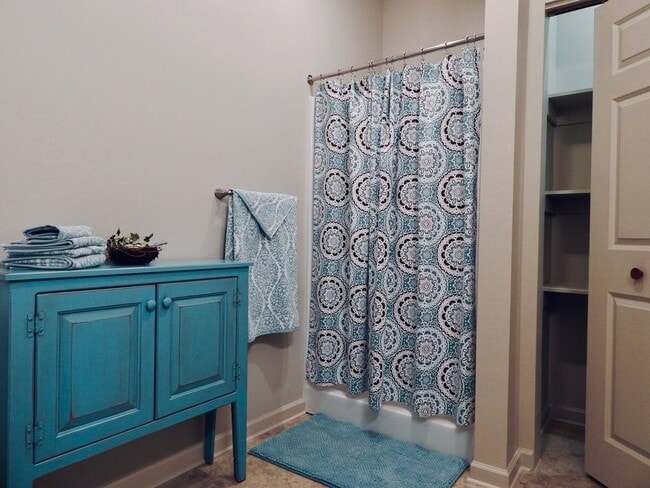 Photo - Wolf Run Village