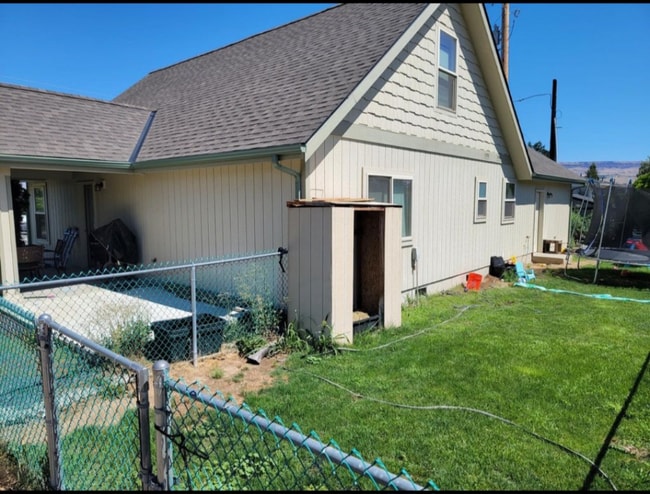 Photo - 1519 Springwater Ave