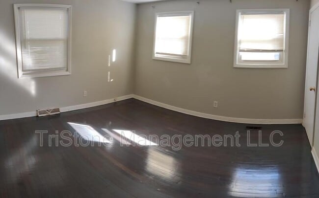 Photo - 2231 English Dr