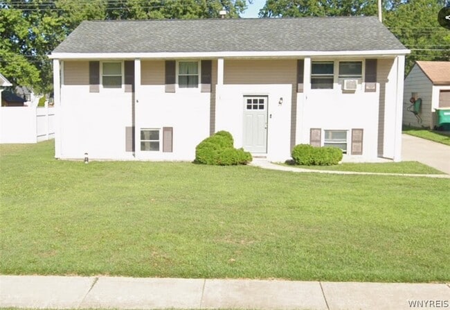 Building Photo - 3365 McKinley Pkwy