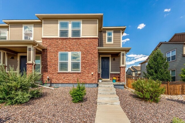 Building Photo - Beautiful Castle Pines Townhome