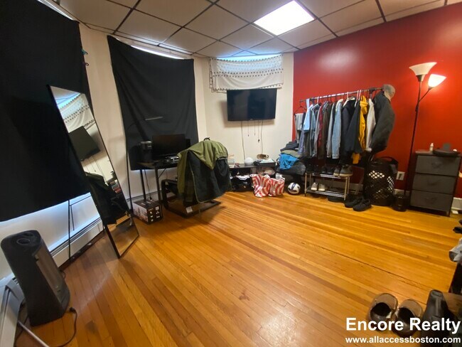 Photo - 879 Beacon St Unit 10