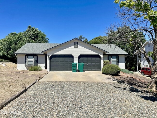 Photo - 1030 N Old Chisholm Trail