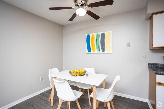 1BR, 1BA - 724 SF