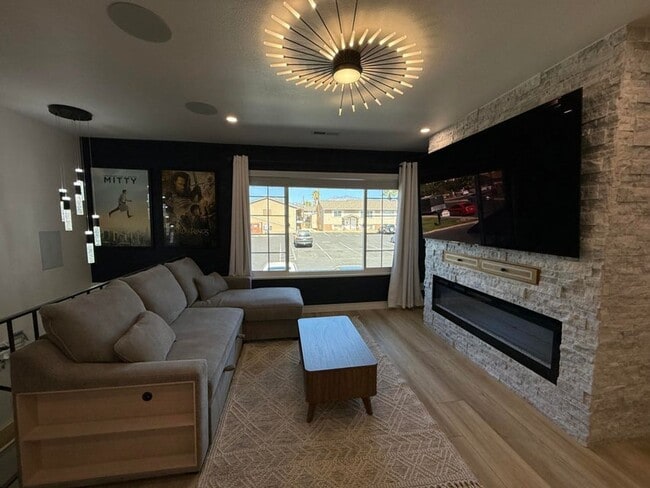 Photo - Gorgeous Remodeled 3 Bedroom Home in St. George! Unidad 43