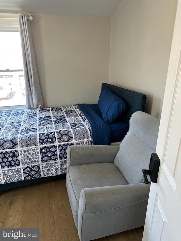 Building Photo - 114 W 5th St