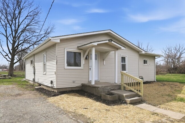 Building Photo - 1127 Rumsey Rd