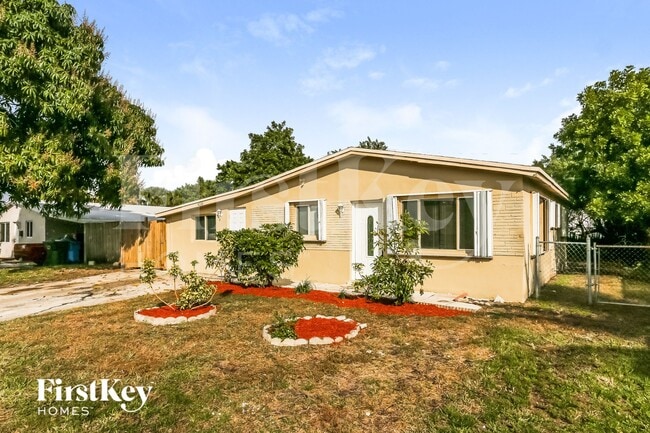 Building Photo - 4030 NW 8th Terrace