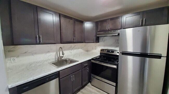 Courtview Square Apartments