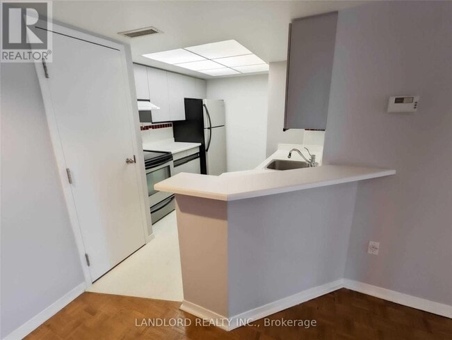 Photo - 1001 Bay St. Unit 907