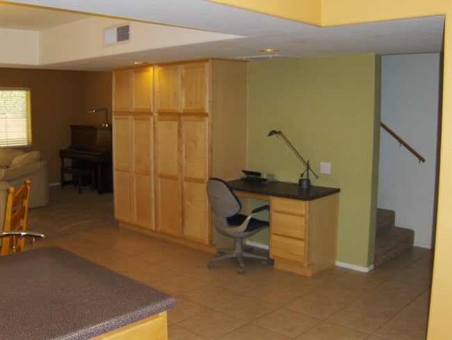 Photo - 500 N Forgeus Ave Unidad 100