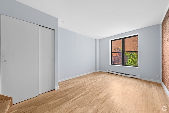 Building Photo - 435 7th Ave Unit APT 3B