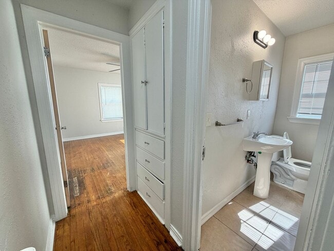 Photo - 4 Bedroom home!
