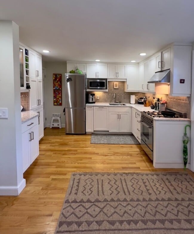 Photo - Spacious 2BR/1.5BA Townhouse Available February 1st!!  Great West End Location!!