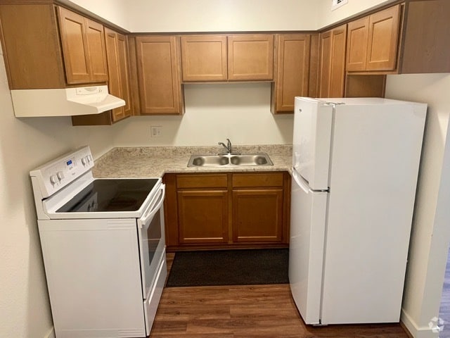 Building Photo - 605 S Royal Crest Cir Unit 7 Rental