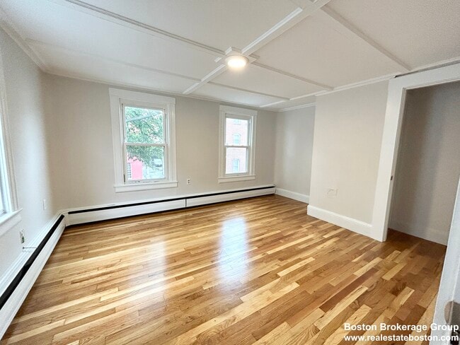 Photo - 13 Saratoga St