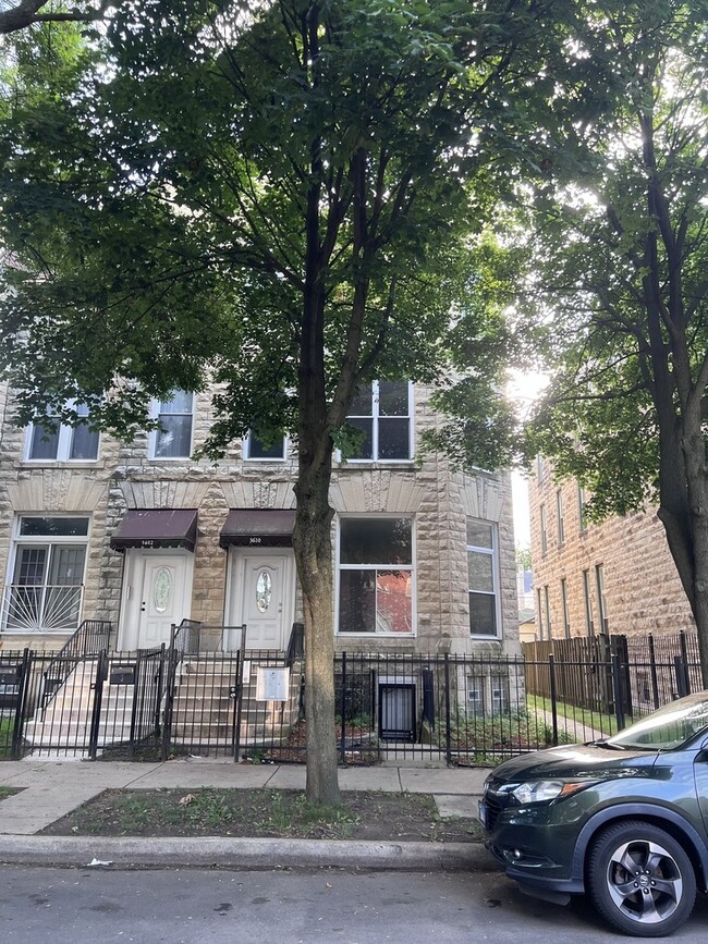 Building Photo - 3610 S Prairie Ave Unit 3 Rental