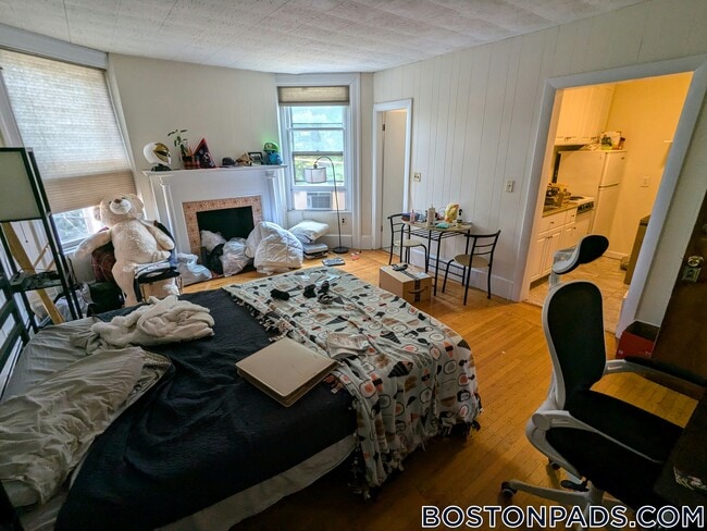 Photo - 1063 Beacon St Unit 4