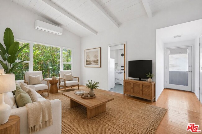 Photo - 806 Westmount Dr Unidad 1