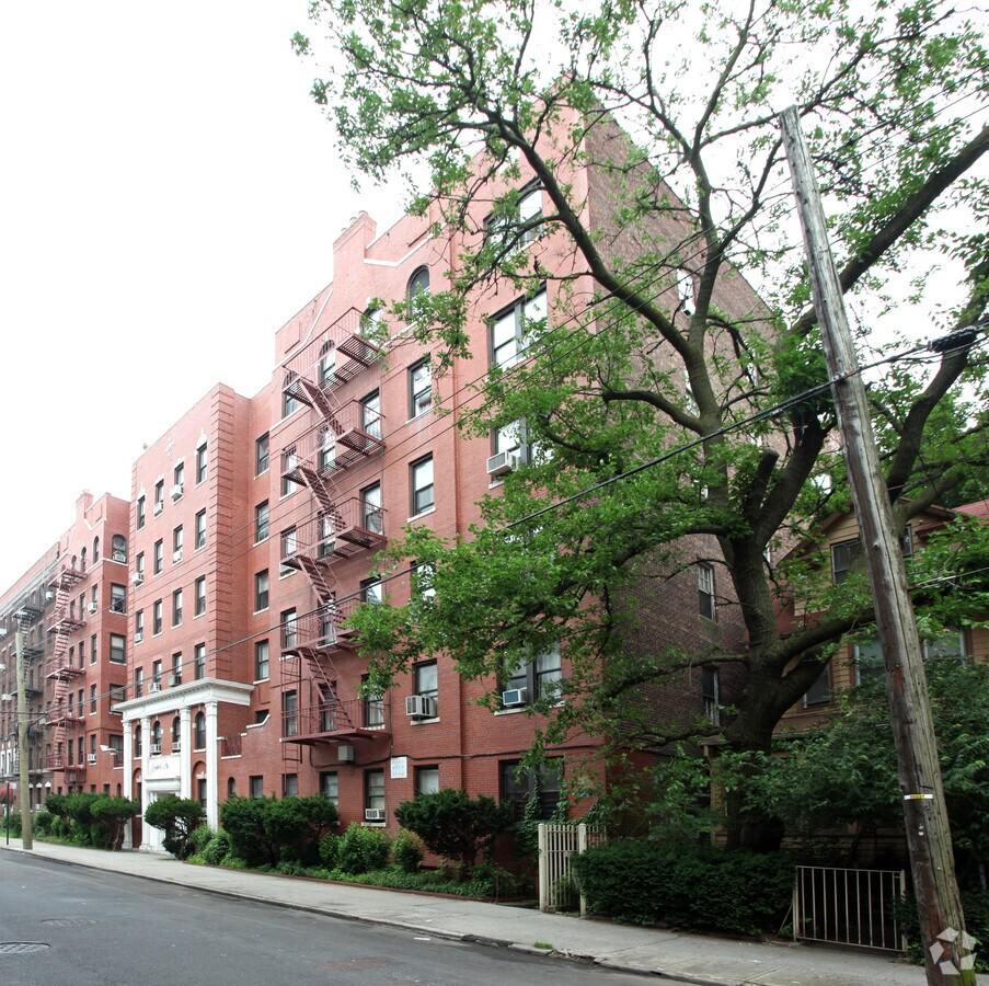 1776 E 13th St - 1776 E 13th St