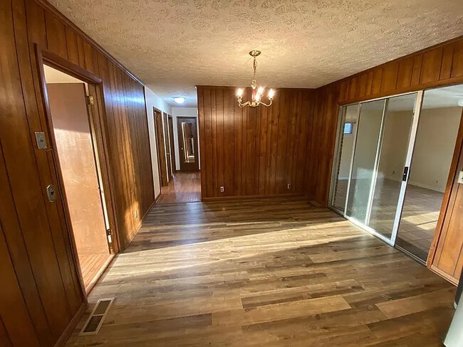 Photo - 2408 Vaulx Ln