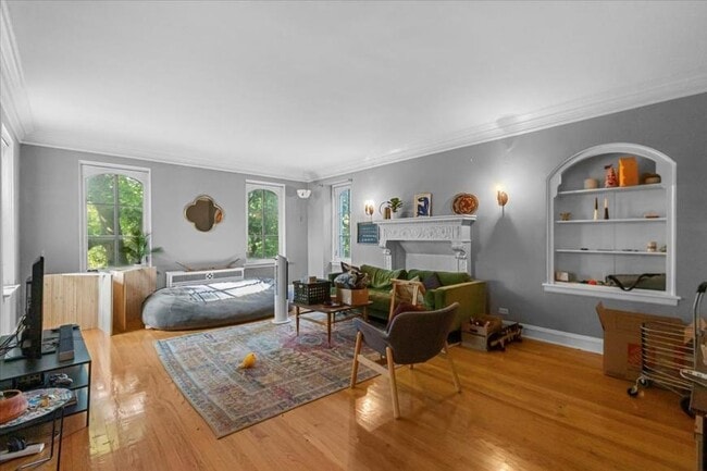 Building Photo - 4 bedroom in Chicago IL 60647 Unit 2 Rental