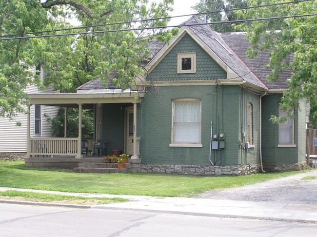 The Green House - 406 Woodland Ave House