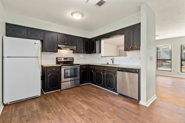 Photo - Single Family Home in Auburn - Prime Location!