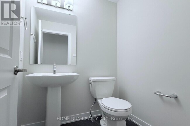 Photo - 381 Les Emmerson Dr