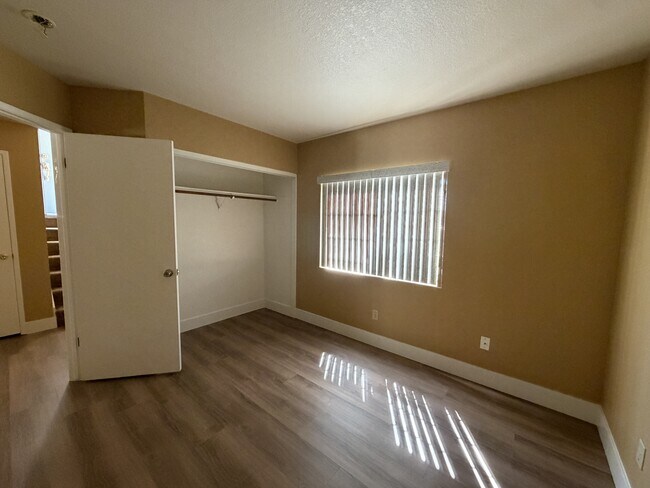 Photo - 556 Moray Way