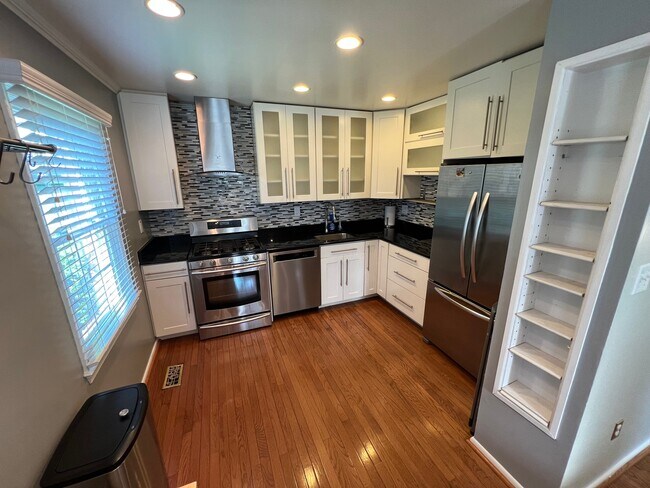 Photo - 9418 Goshen Ln