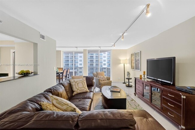 Building Photo - 2401 Collins Ave Unit 1406