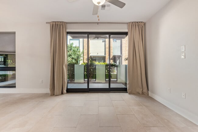 Photo - 138 E Lexington Ave