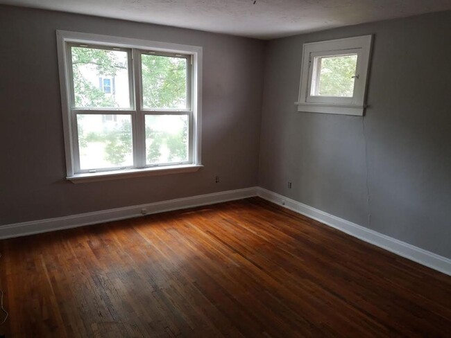 3 bedroom 1 bathroom duplex in Bexley Schools - 3 bedroom 1 bathroom duplex in Bexley Schools Apartment Unit 2696