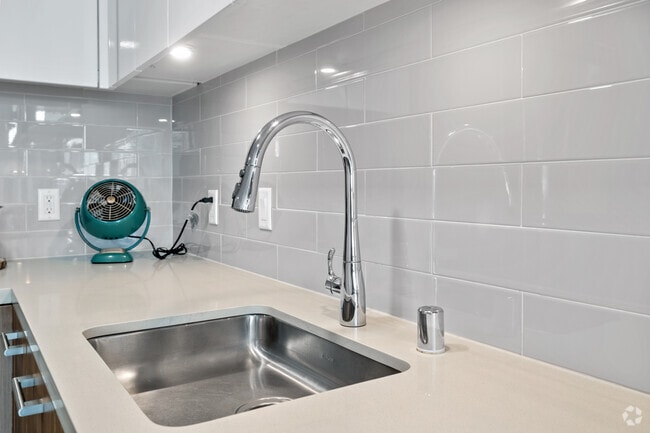 2BD 2BA 980 SQFT