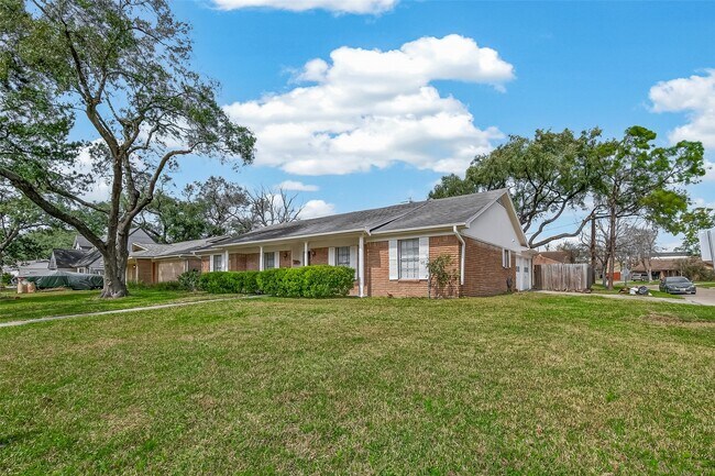 Photo - 9502 Skyline Dr