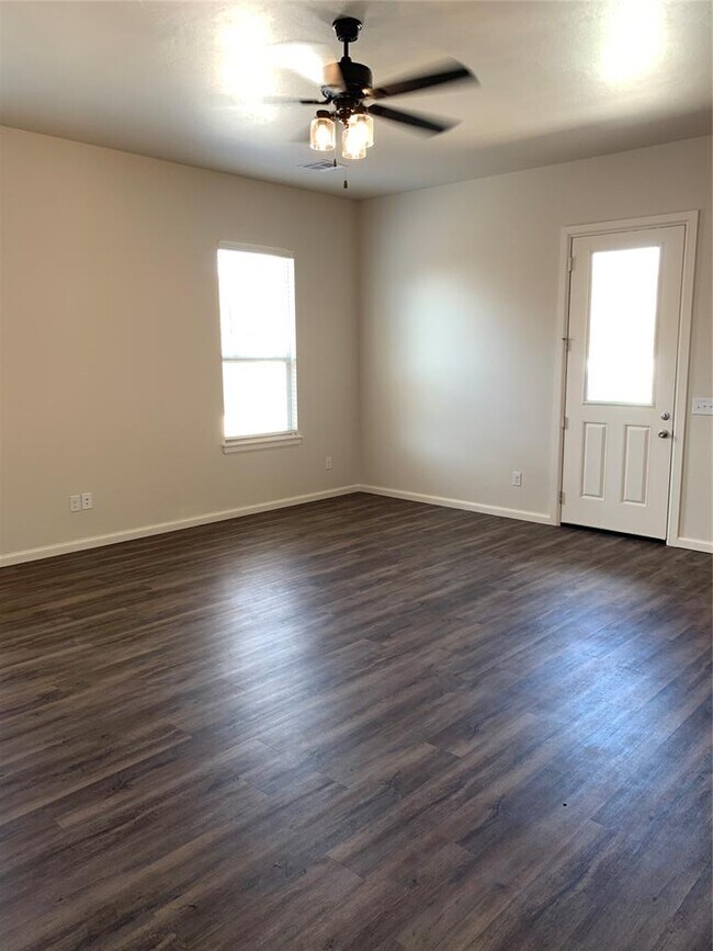 Photo - 3215 Enclave Pl