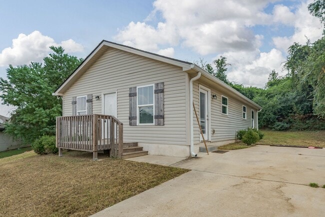 Photo - Nice 3 Bed 2 Bath House Available Now! Cal...