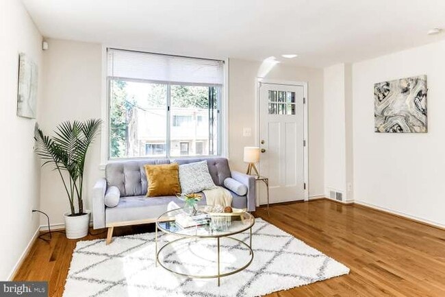 Photo - 4007 Ames St NE Unit 1