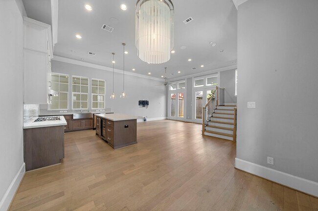 Photo - 3420 W 12th St