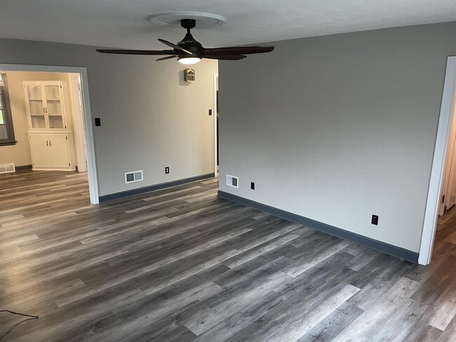 Photo - 503 E 8th St