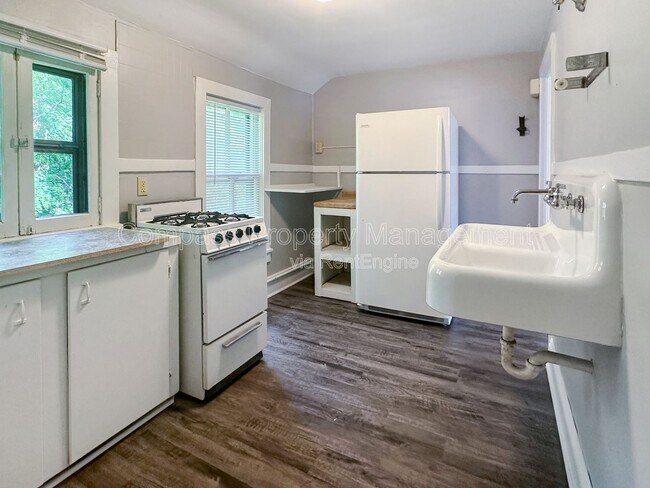 Photo - 642 Cherry St SE Unit 4