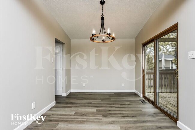 Photo - 855 Windemere Ave