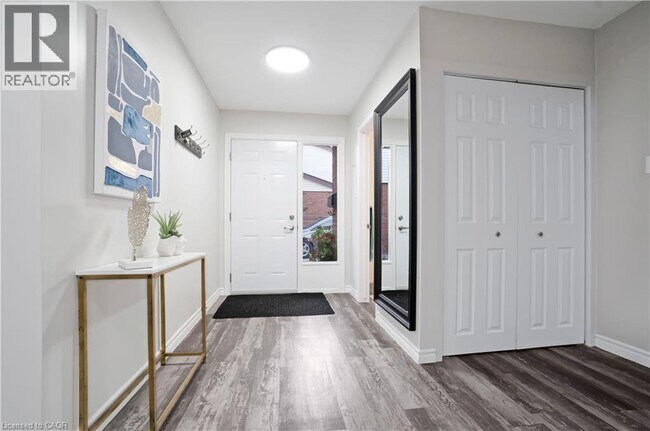 Photo - 770 Fanshawe Park Rd E