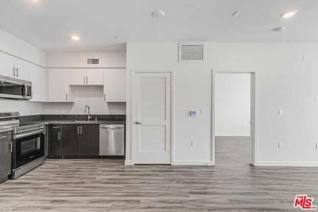 Photo - 3567 Chesapeake Ave Unit #205