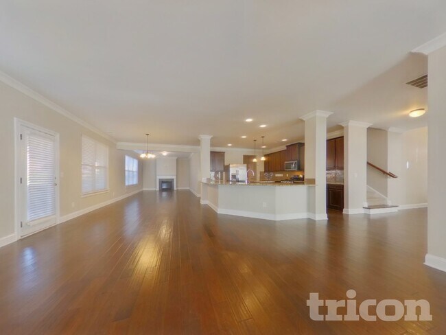 Photo - 910 Southfork Dr