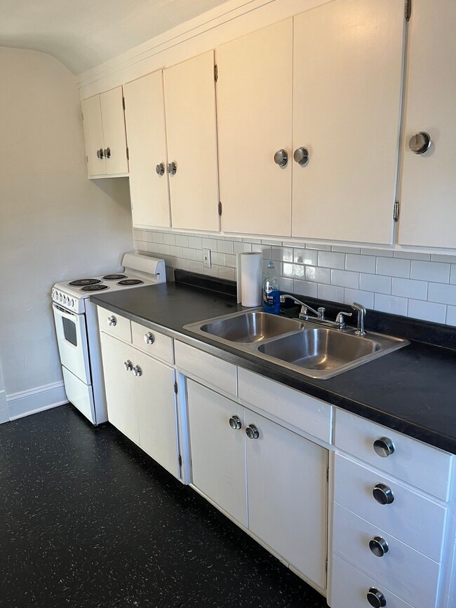 Photo - 1134 1/2 W Spencer St Unit Appleton Downtown Upper